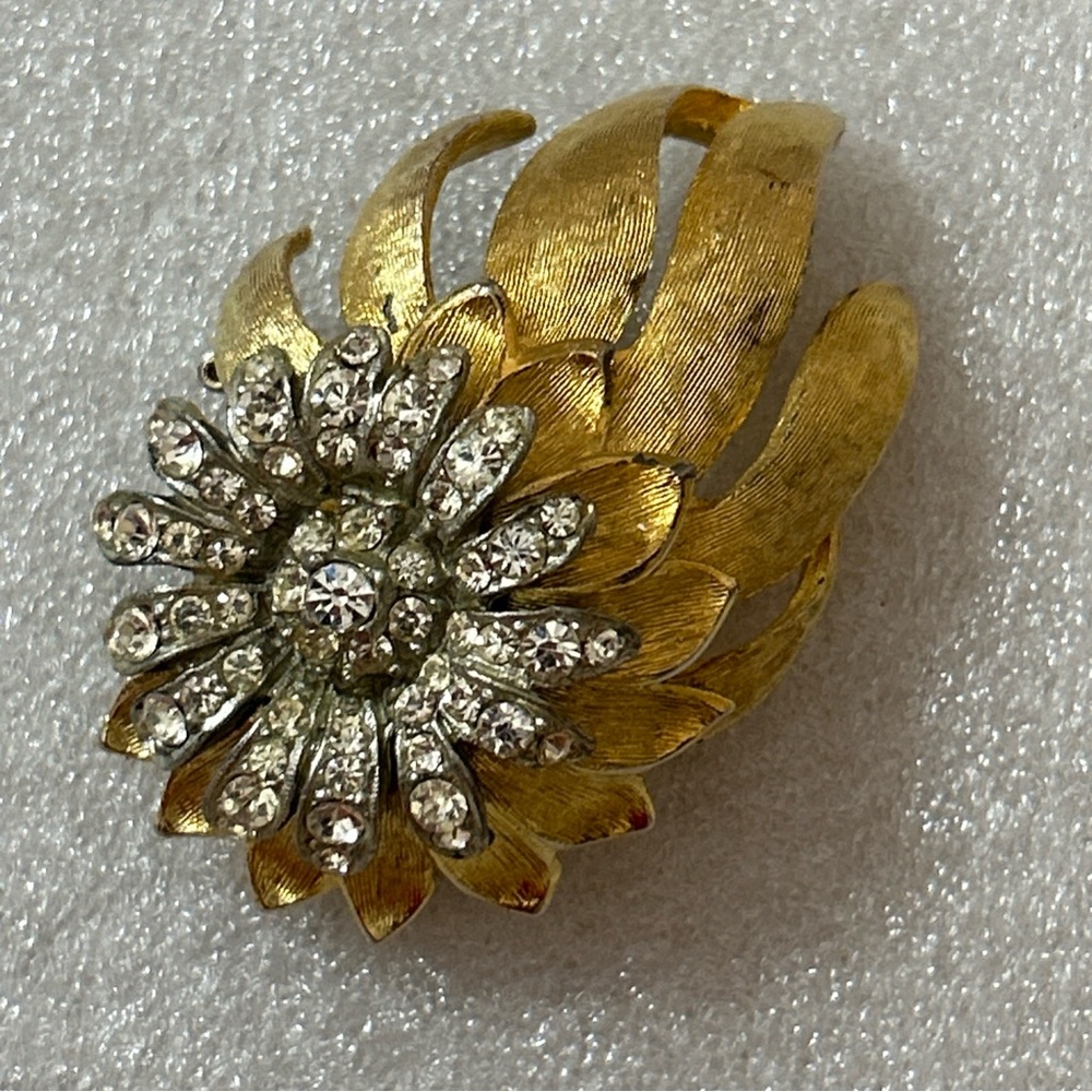 Large Blowing Flower Rhinestone Brushed‎ Gold Tone Vintage Pin Brooch Art Deco
